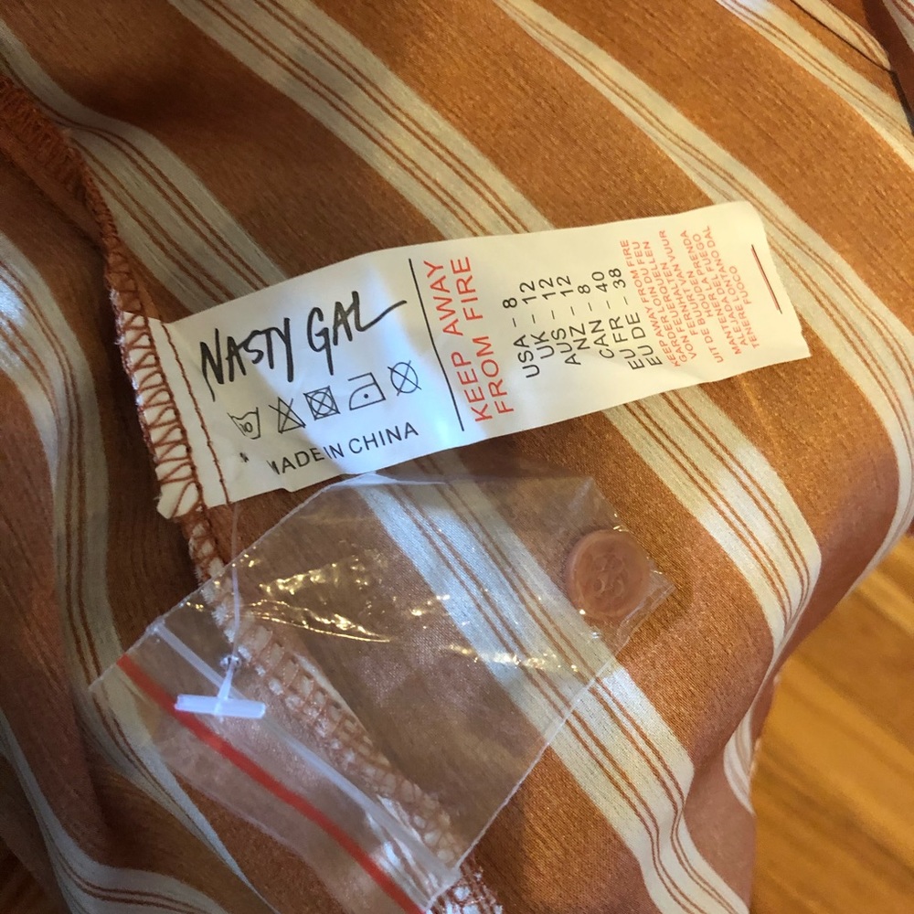 NASTY GAL button front top SOLD OUT peach stripe - Picture 8 of 8